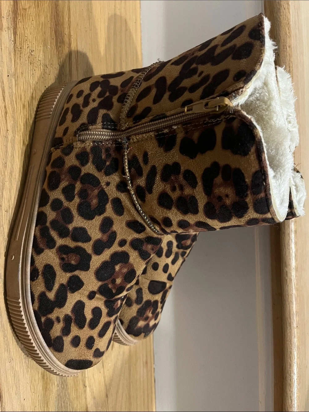 BAMBOO Leopard Print Faux Fur Lined Winter Boots - Tan & Black